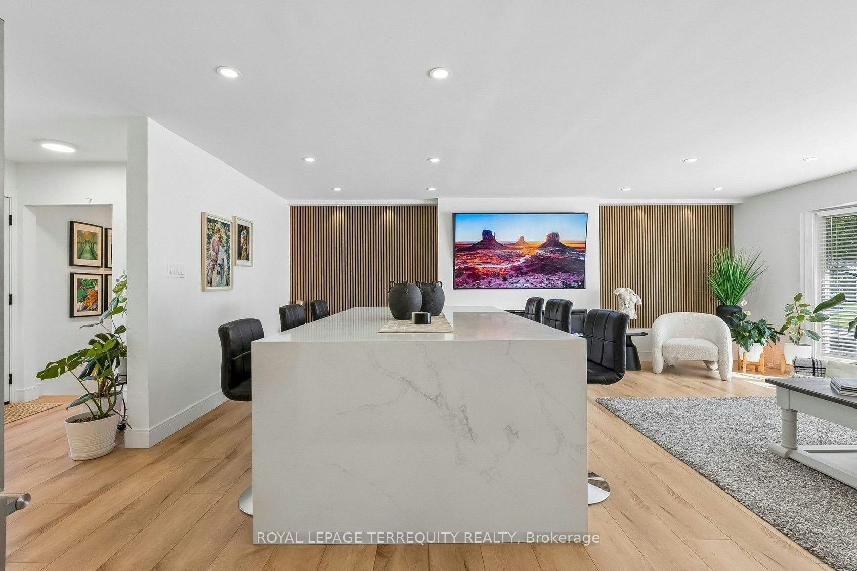 2 Richbourne Court, Toronto, ON, M1T 1T6
