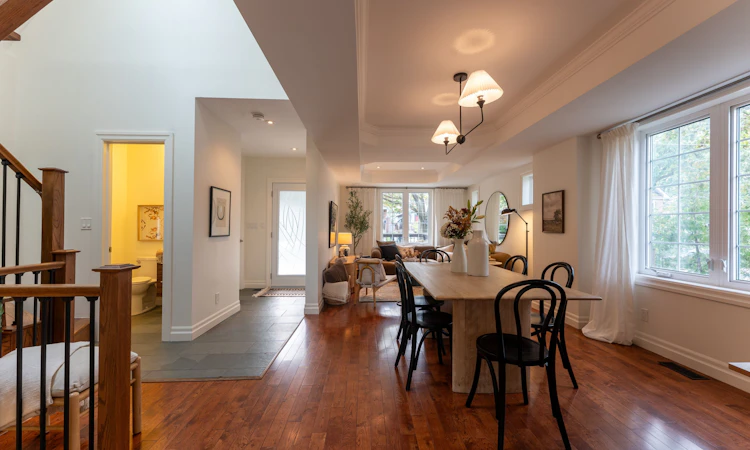 77 Oak Park Avenue