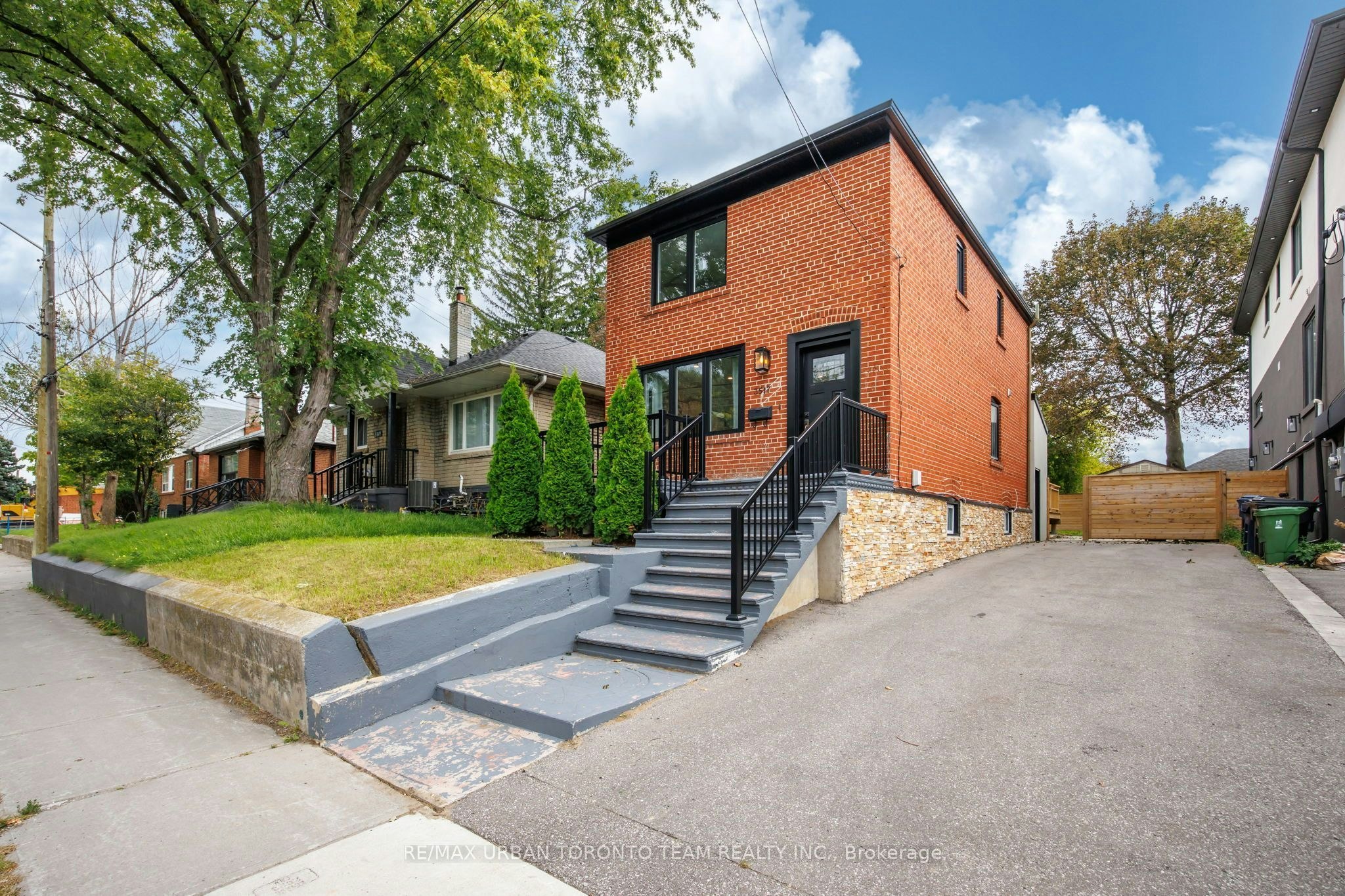 3517 St Clair Avenue E, Toronto, ON, M1K 1L4