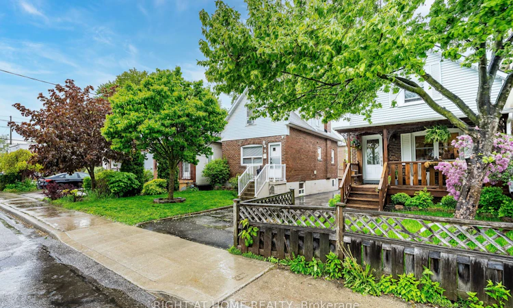 8 Savoy Avenue