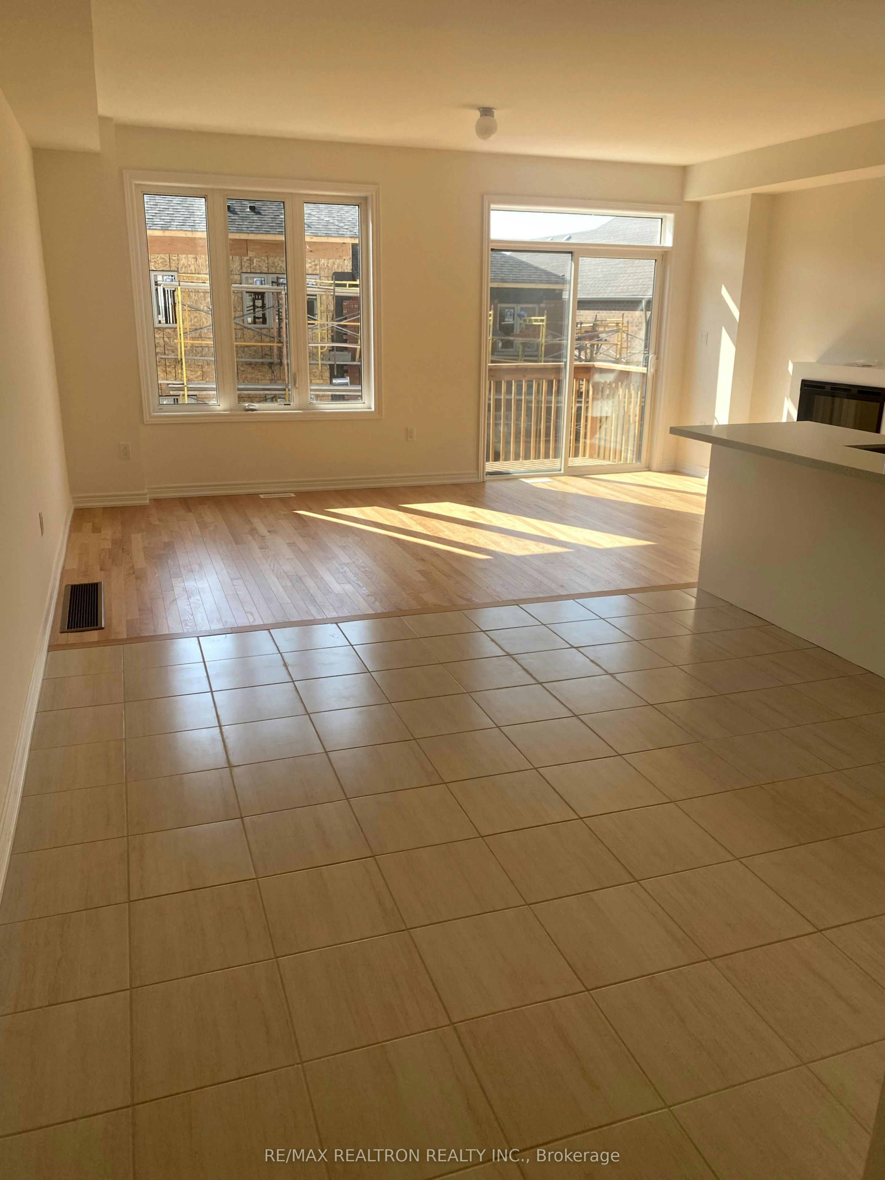937 Elizabeth Mackenzie Drive, Pickering, ON, L1X 0P5 - 4