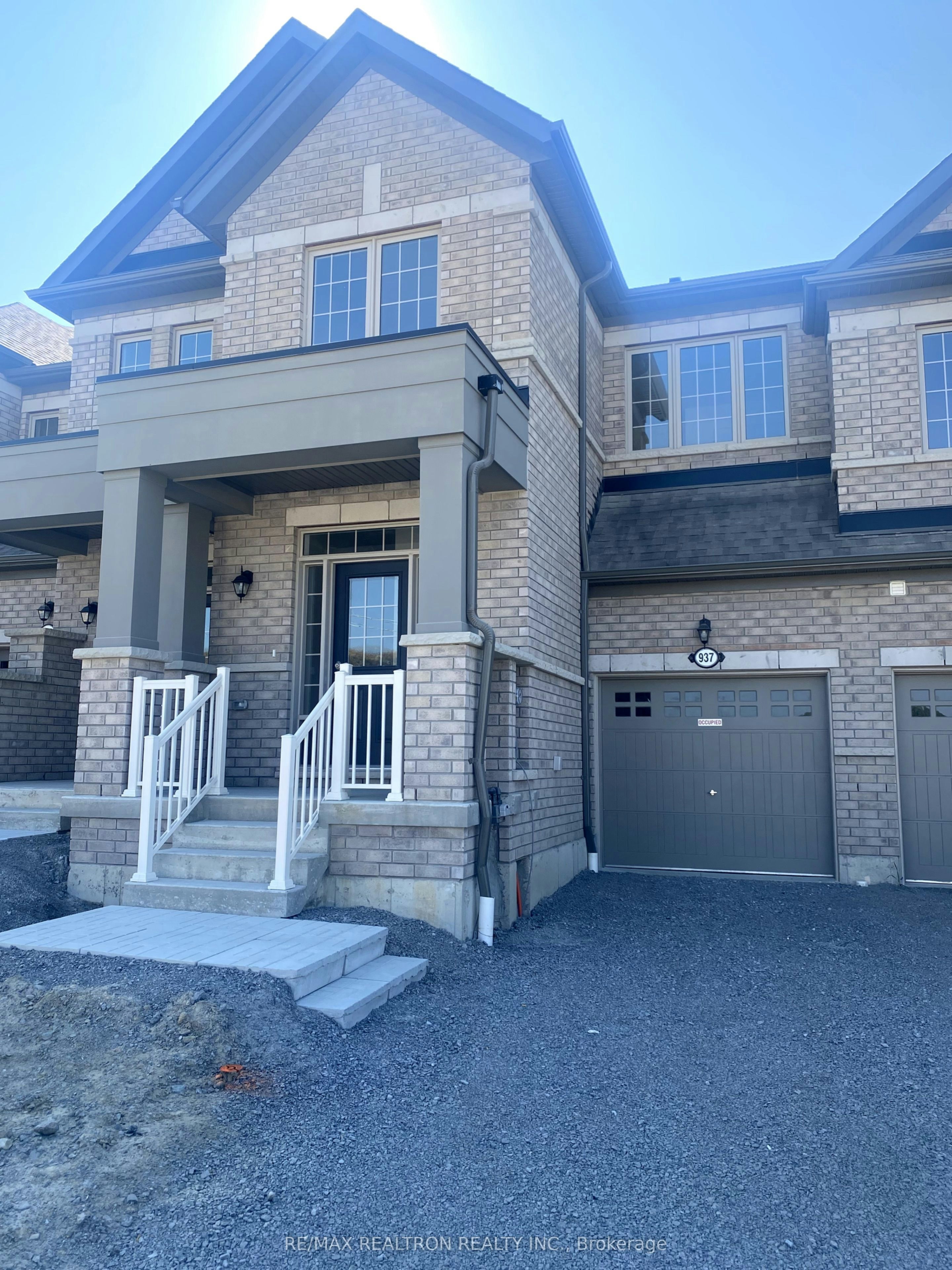 937 Elizabeth Mackenzie Drive, Pickering, ON, L1X 0P5