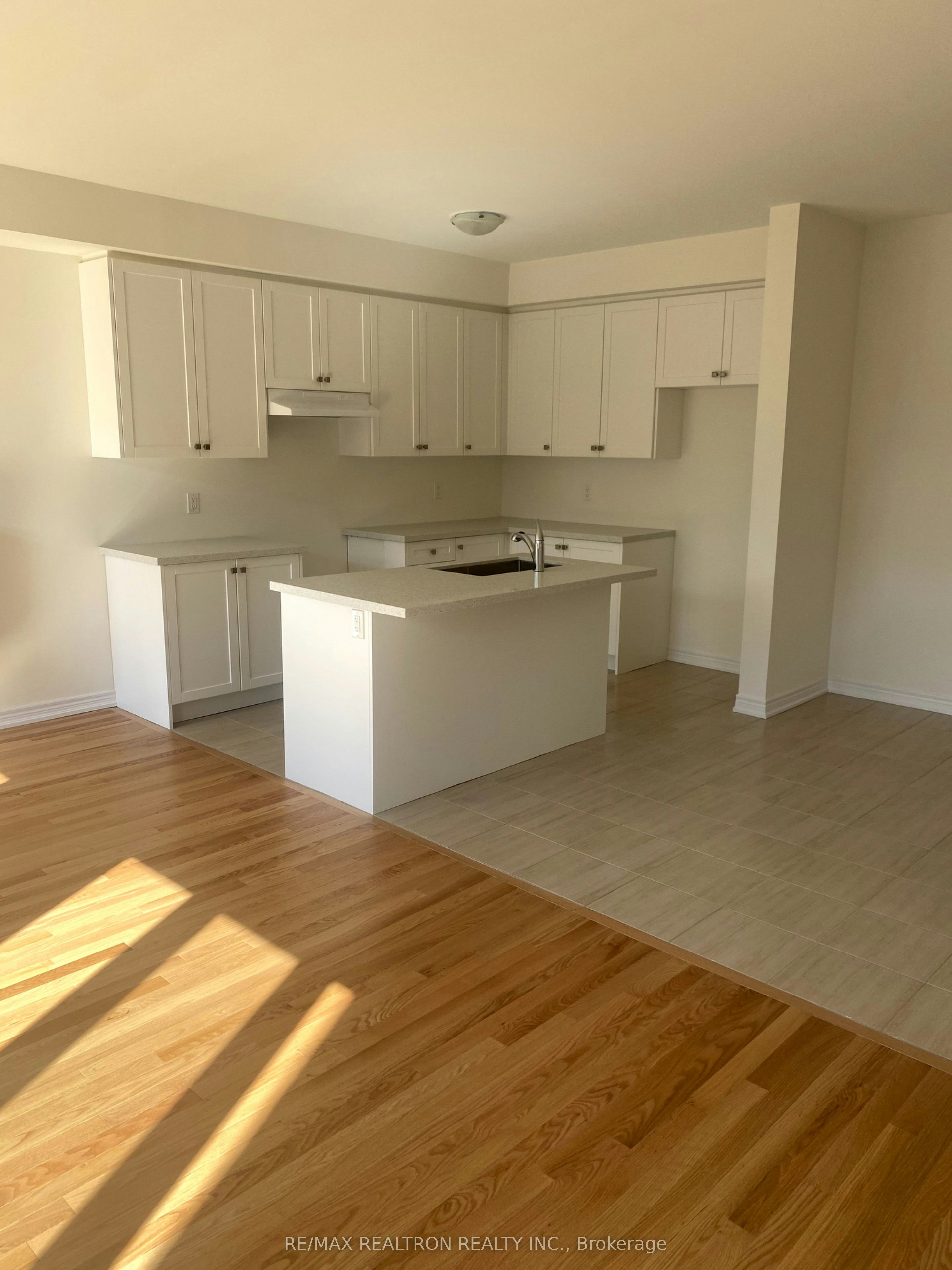 937 Elizabeth Mackenzie Drive, Pickering, ON, L1X 0P5 - 2
