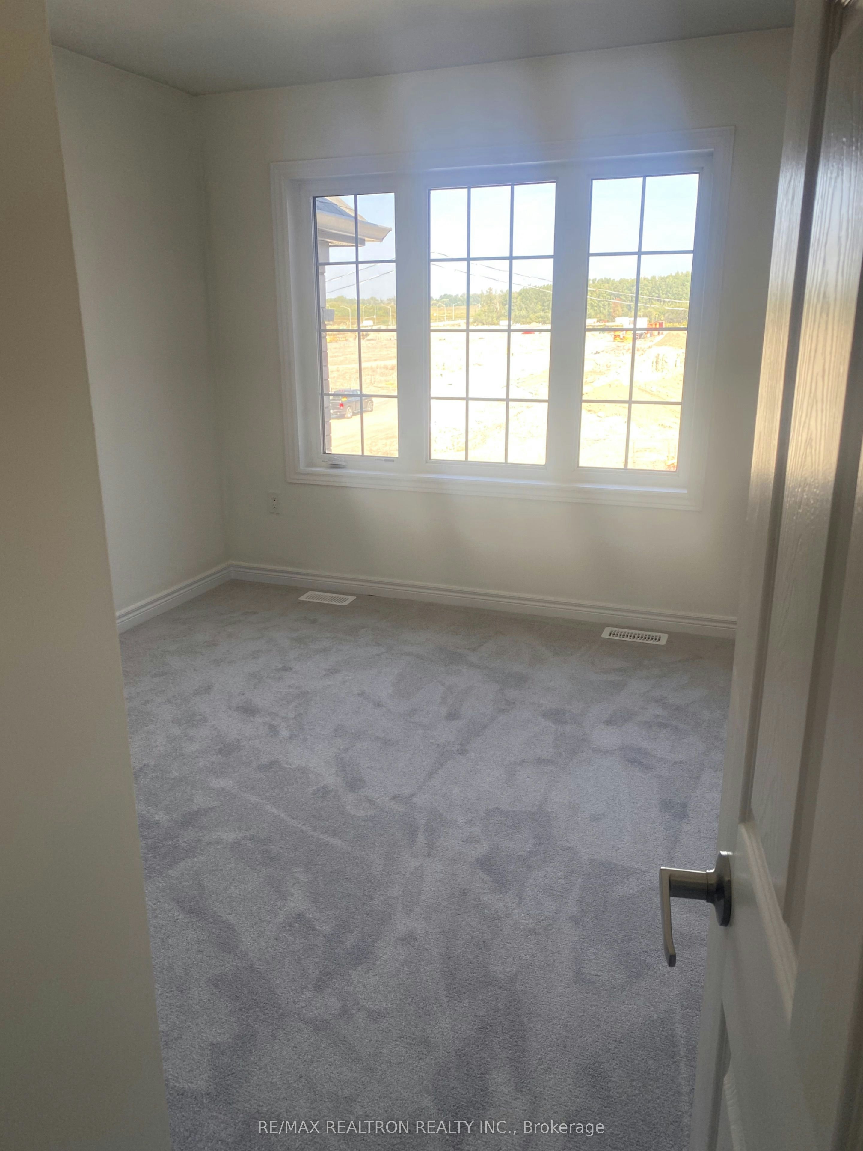 937 Elizabeth Mackenzie Drive, Pickering, ON, L1X 0P5 - 8