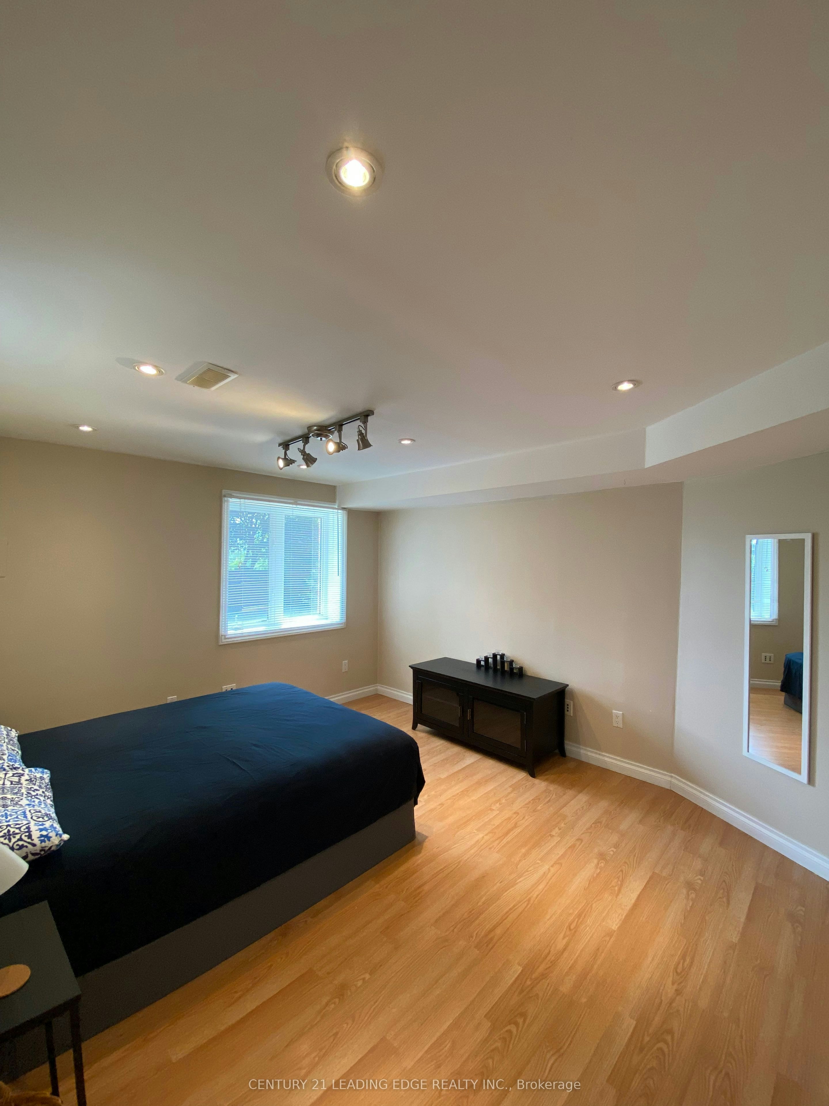 BSMT-24 Dairy Drive, Toronto, ON, M1L 0G2 - 6