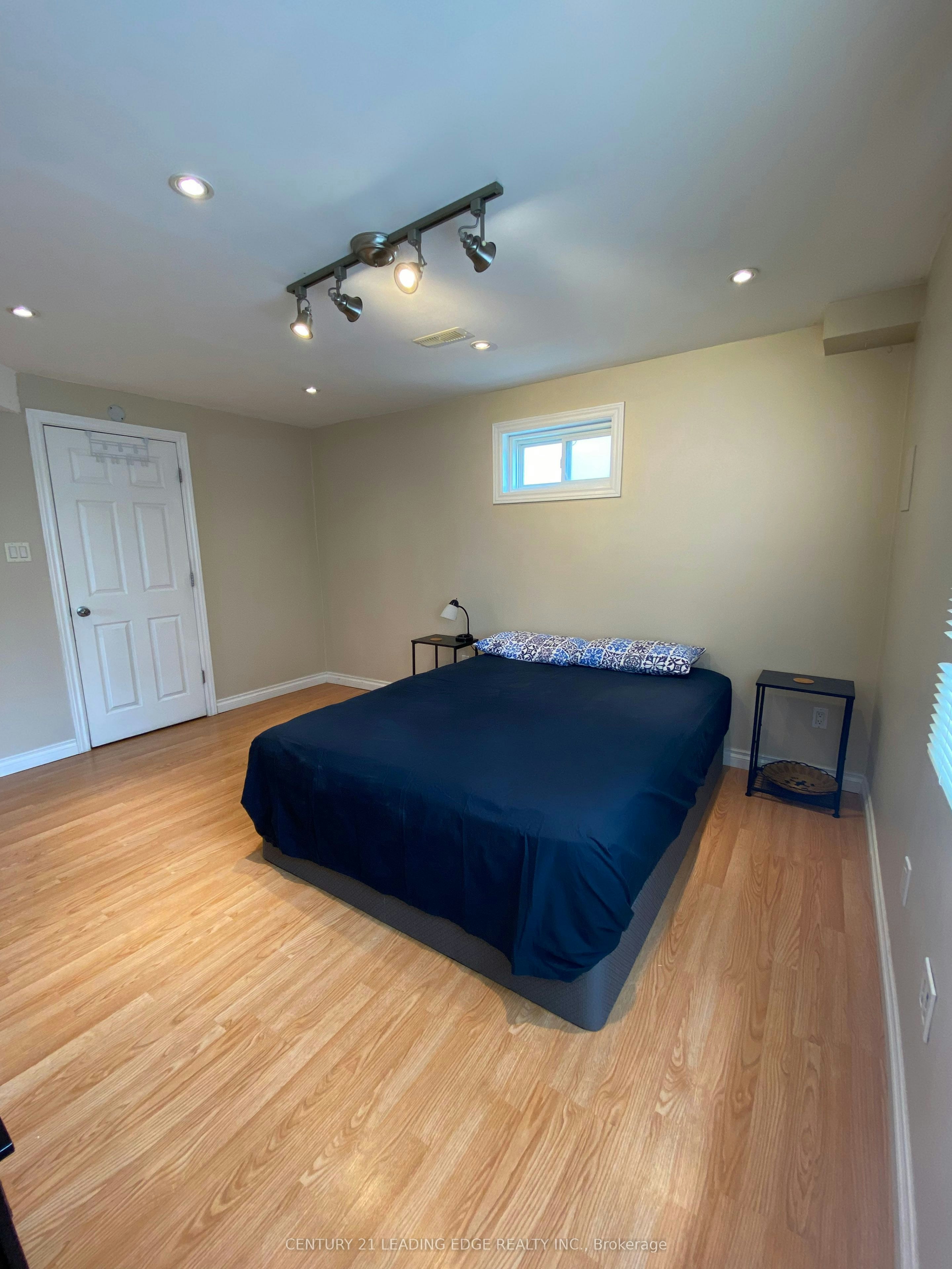 BSMT-24 Dairy Drive, Toronto, ON, M1L 0G2 - 8