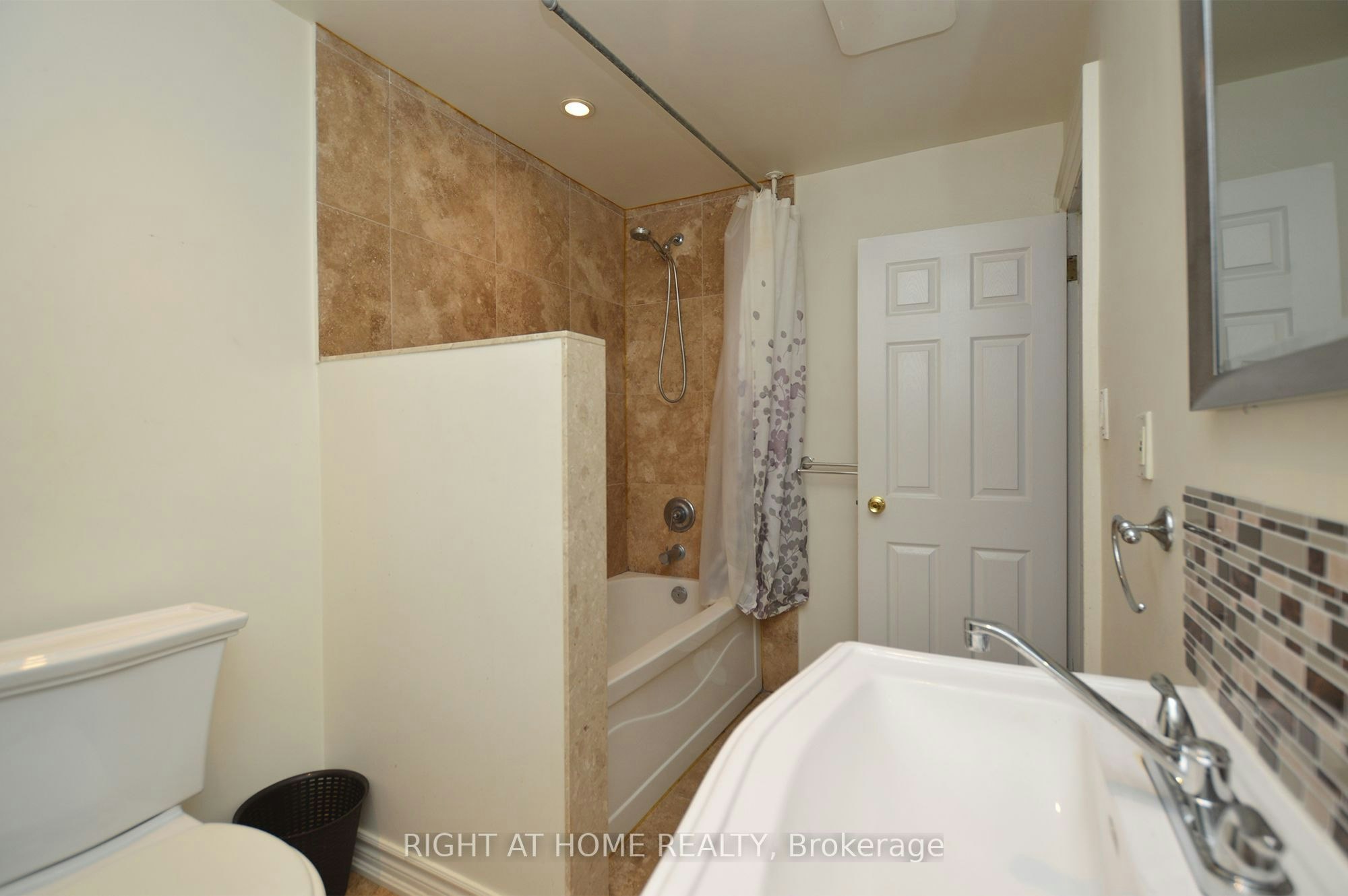 407 King Street E, Oshawa, ON, L1H 1E3 - 18