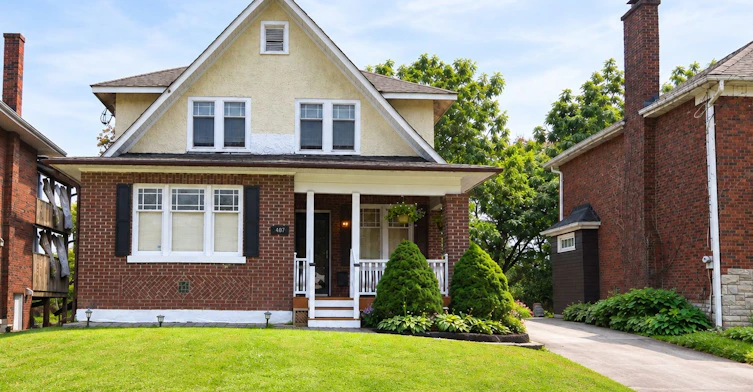 407 King Street E, Oshawa, ON, L1H 1E3