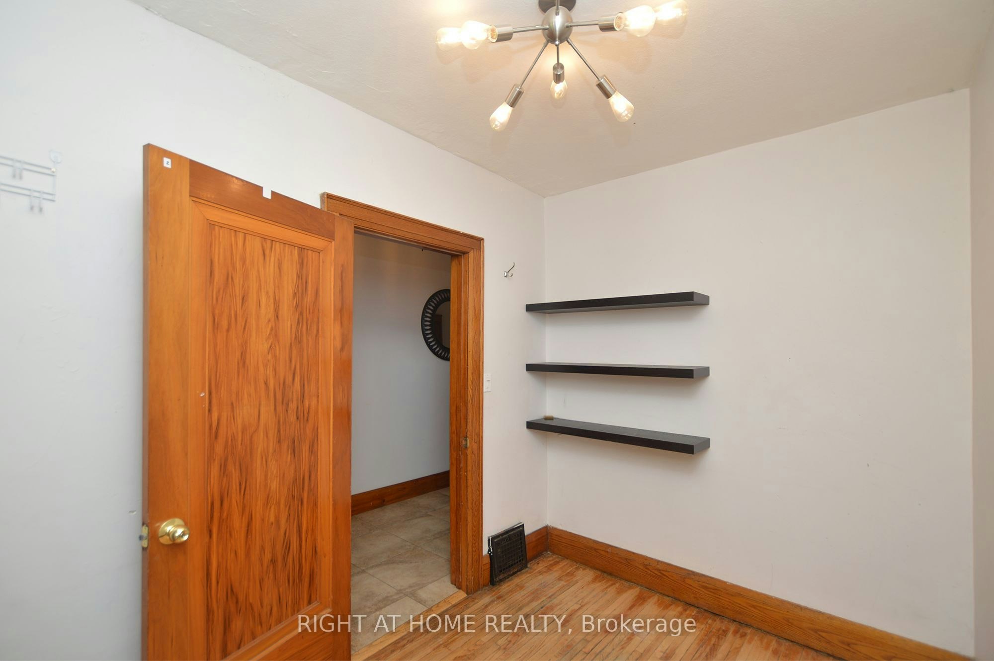407 King Street E, Oshawa, ON, L1H 1E3 - 11