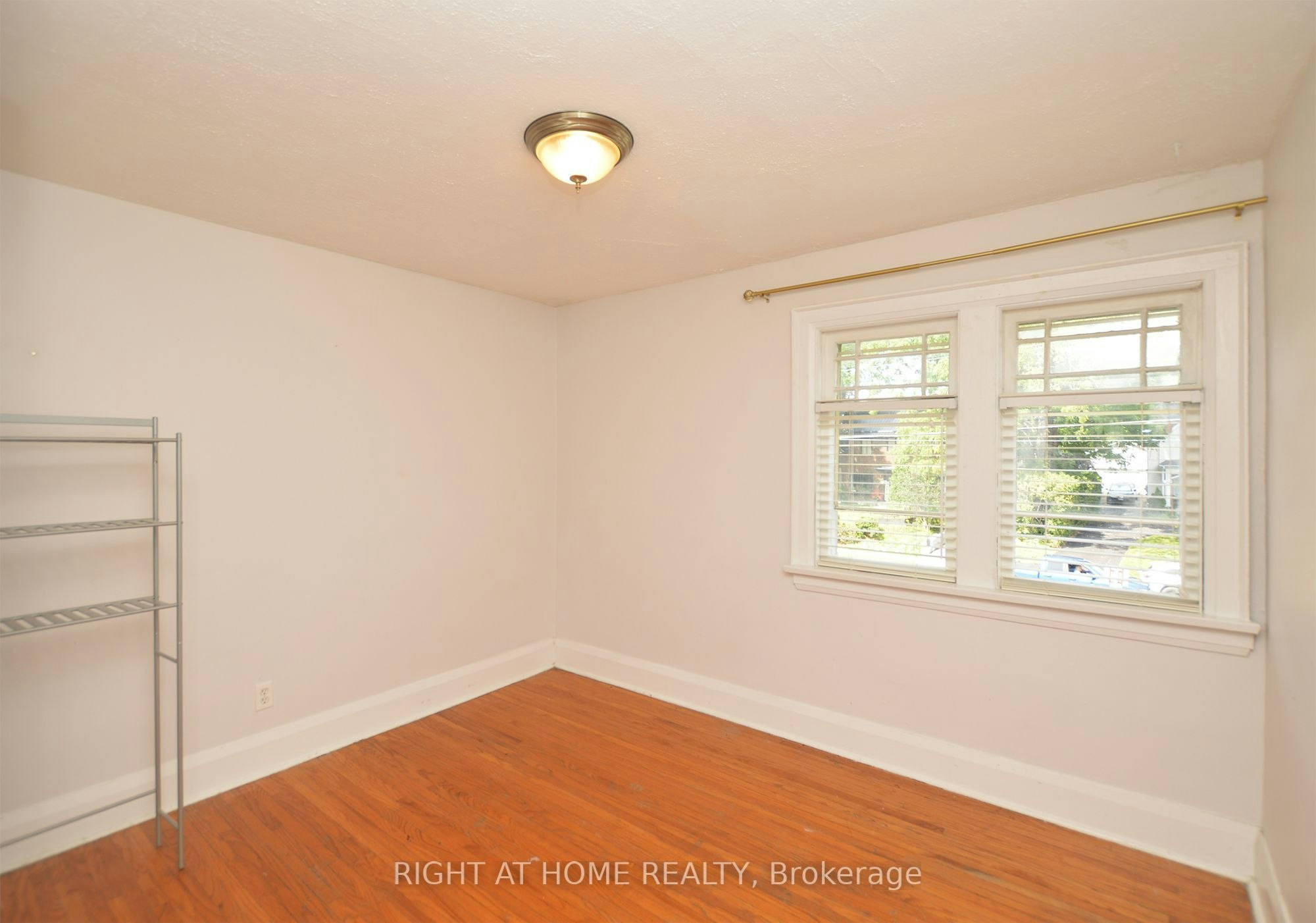 407 King Street E, Oshawa, ON, L1H 1E3 - 14