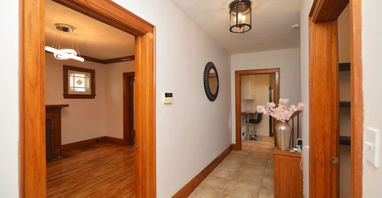 407 King Street E, Oshawa, ON, L1H 1E3 - 3