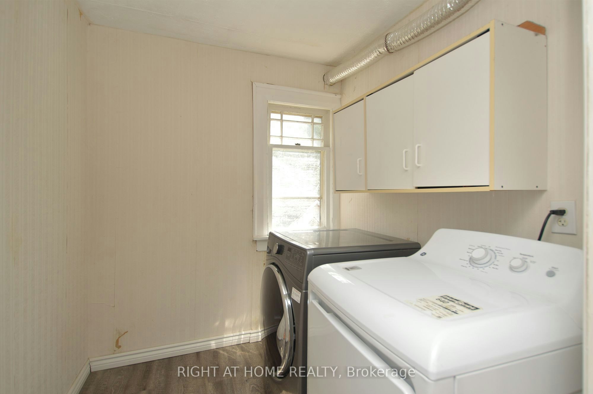 407 King Street E, Oshawa, ON, L1H 1E3 - 19