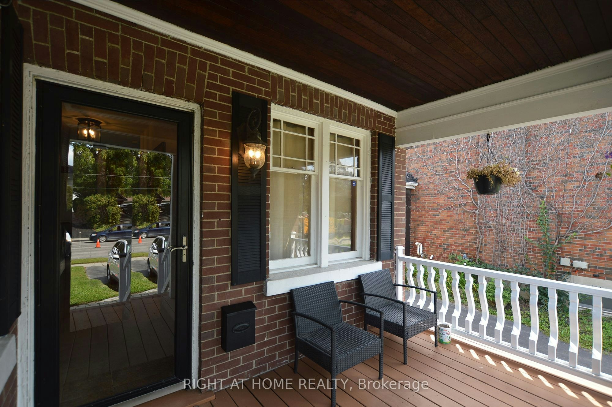 407 King Street E, Oshawa, ON, L1H 1E3 - 2