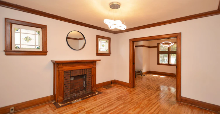 407 King Street E, Oshawa, ON, L1H 1E3 - 4