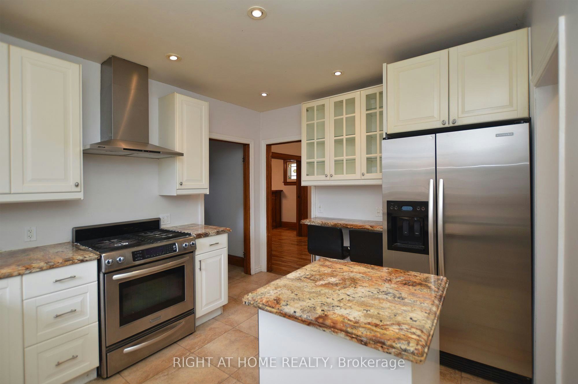 407 King Street E, Oshawa, ON, L1H 1E3 - 10