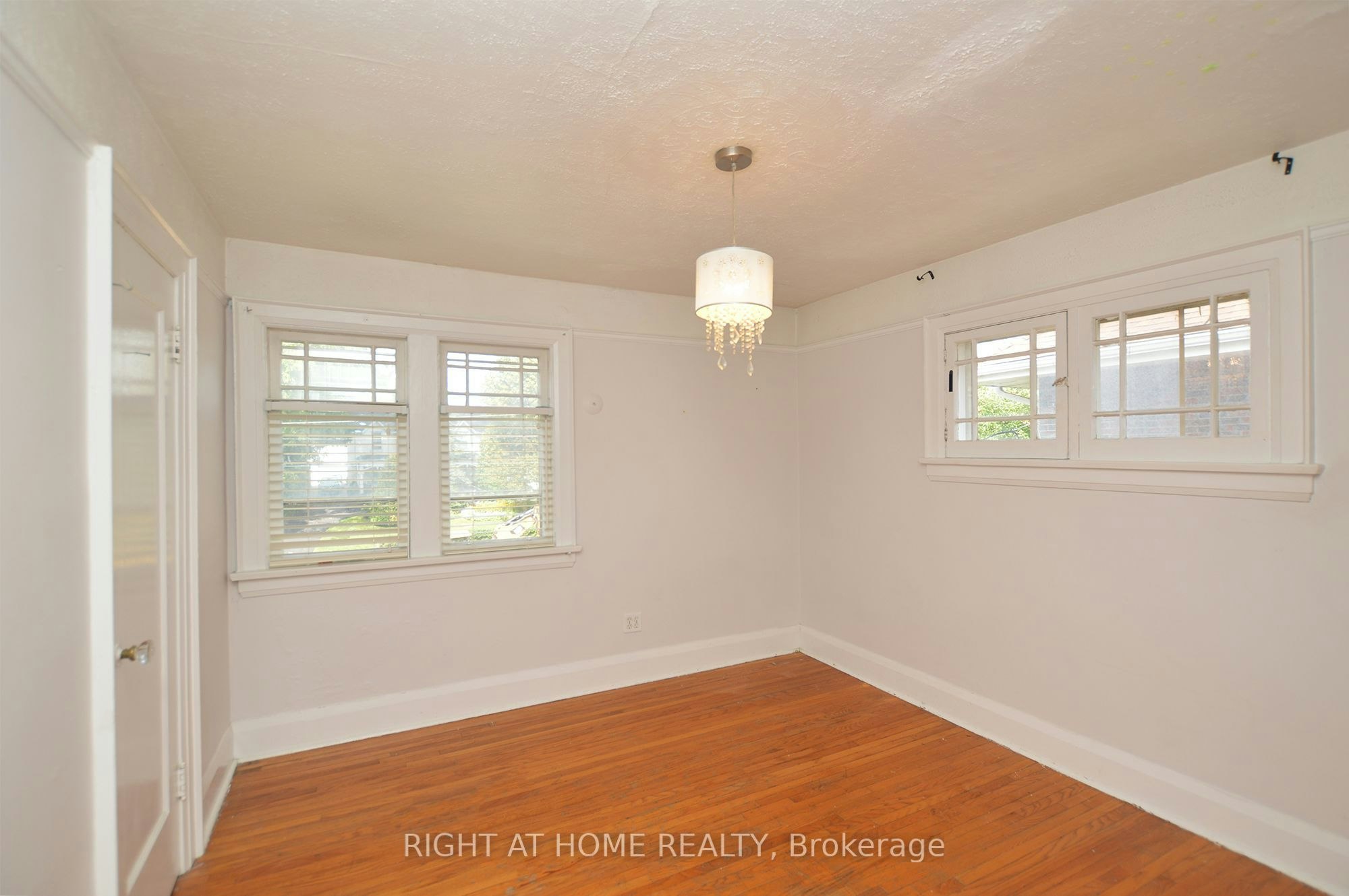 407 King Street E, Oshawa, ON, L1H 1E3 - 16