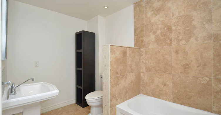 407 King Street E, Oshawa, ON, L1H 1E3 - 17