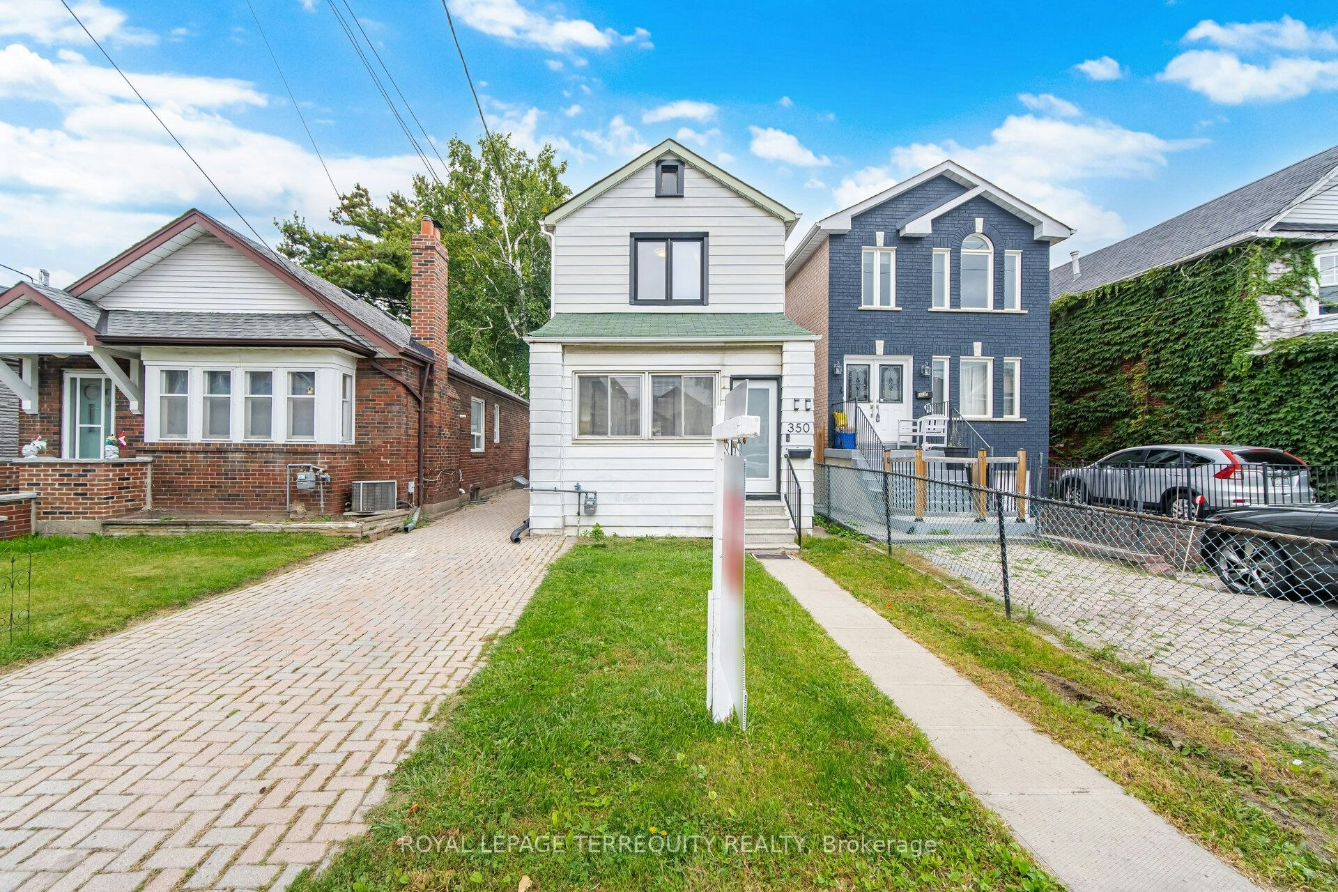 350 Lumsden Avenue, Toronto, ON, M4C 2L3