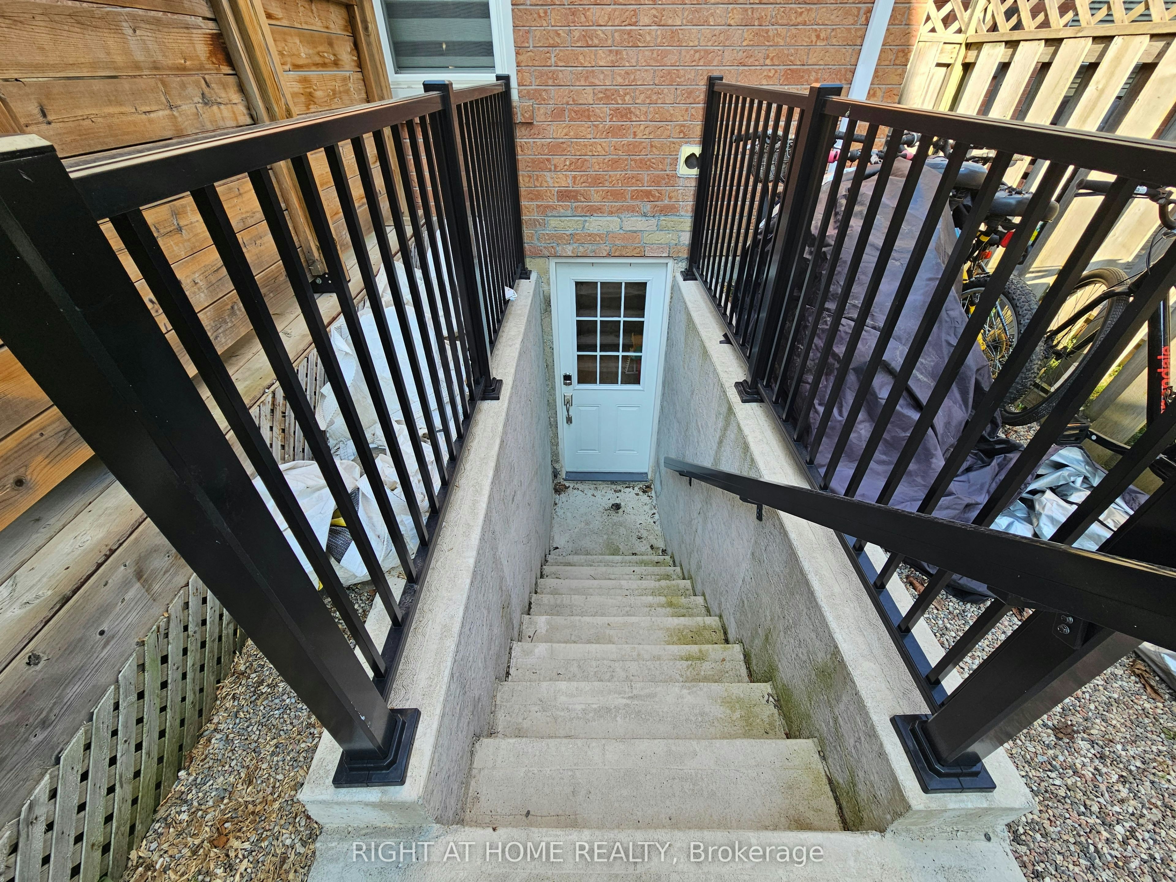 46 Keys Drive, Ajax, ON, L1T 3R4 - 5