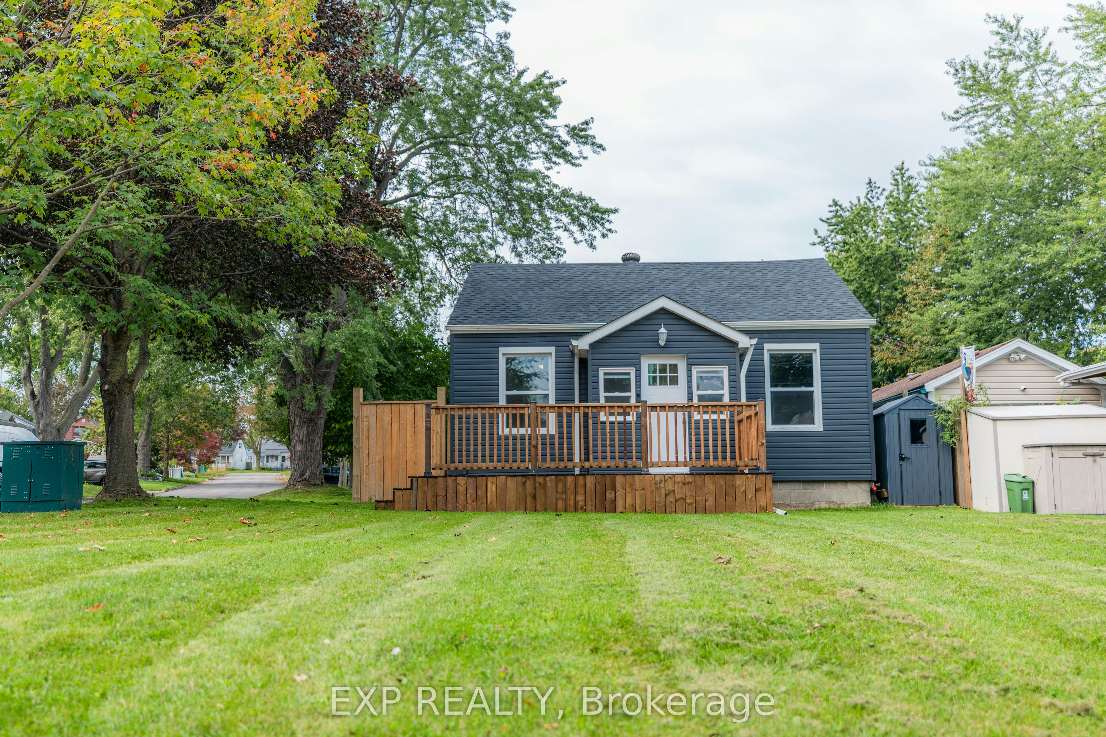 18 Nelson Avenue, Ajax, ON, L1S 1Z7