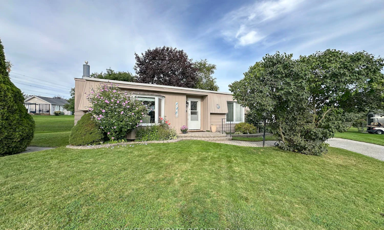 13 Cornerbrook Court