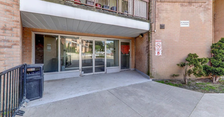 1067-100 Mornelle Court, Toronto, ON, M1E 4X2 - 3