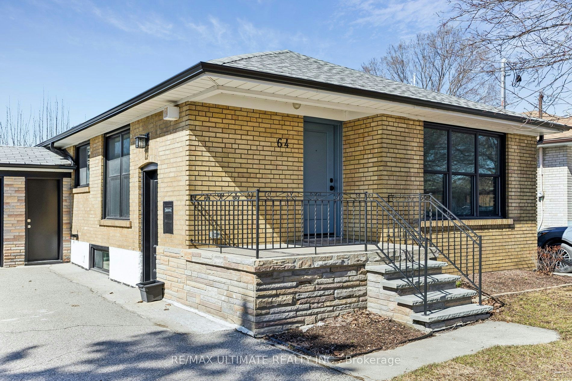 64 Hart Avenue, Toronto, ON, M1K 3H4