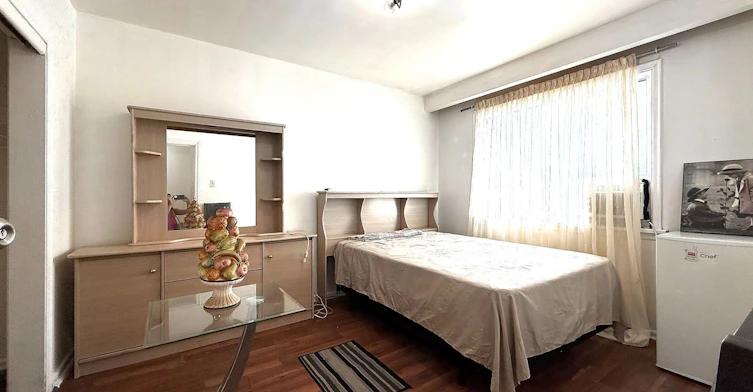 Room # 4-8 Medford Avenue, Toronto, ON, M1L 4G2 - 4