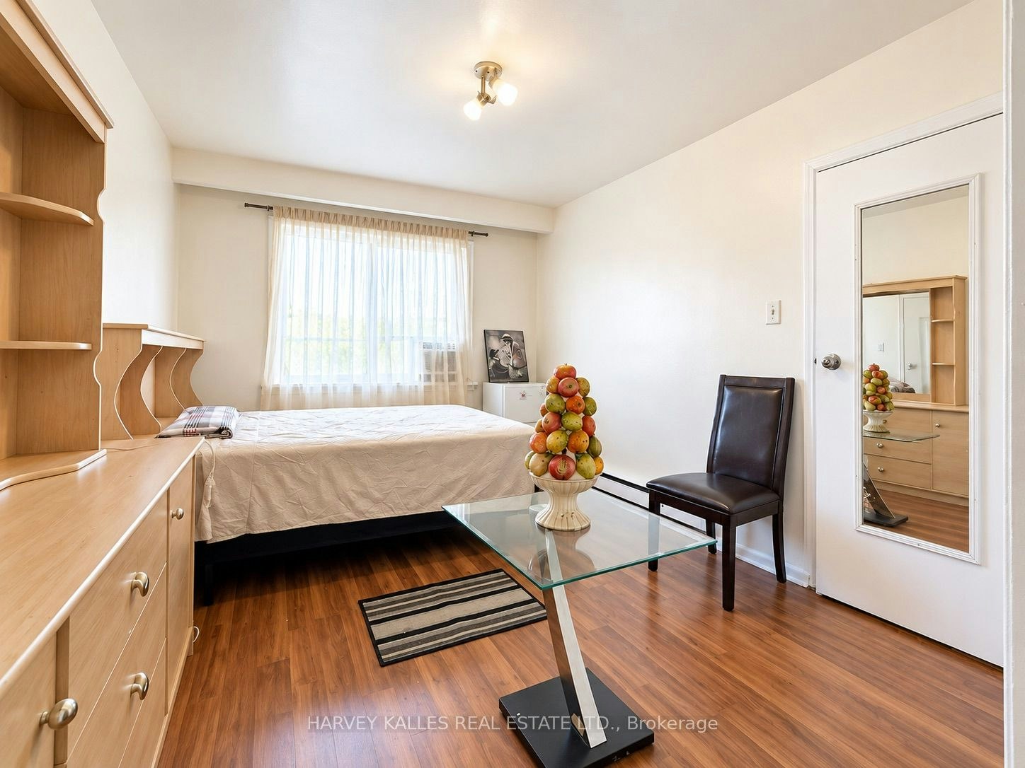 Room # 4-8 Medford Avenue, Toronto, ON, M1L 4G2 4