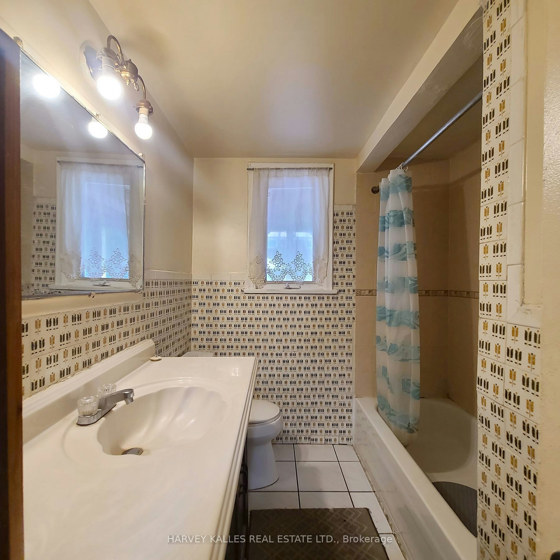 Room # 4-8 Medford Avenue, Toronto, ON, M1L 4G2 - 6