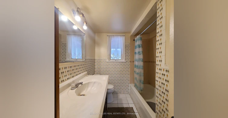 Room # 4-8 Medford Avenue, Toronto, ON, M1L 4G2 - 6