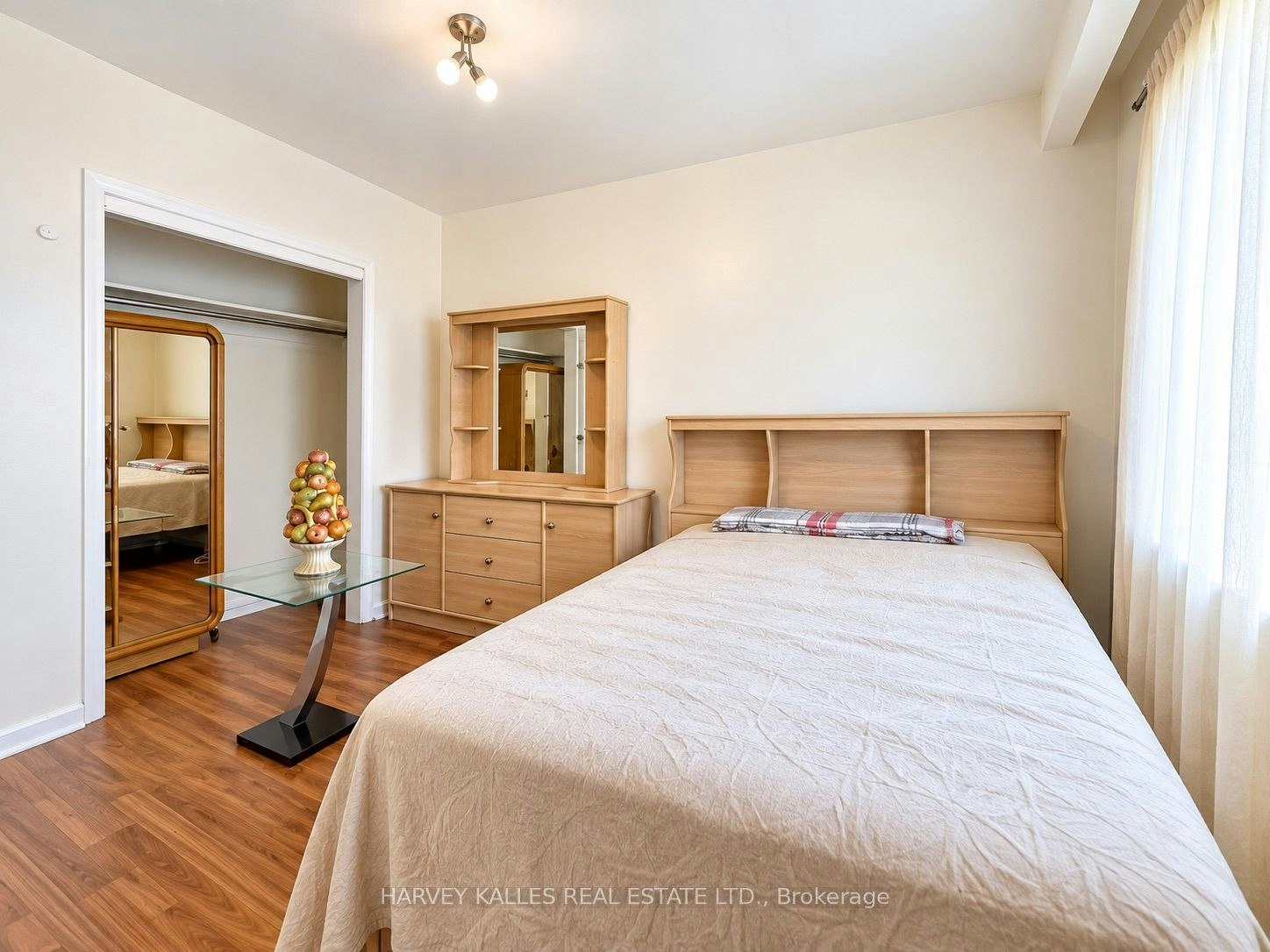 Room # 4-8 Medford Avenue, Toronto, ON, M1L 4G2 3