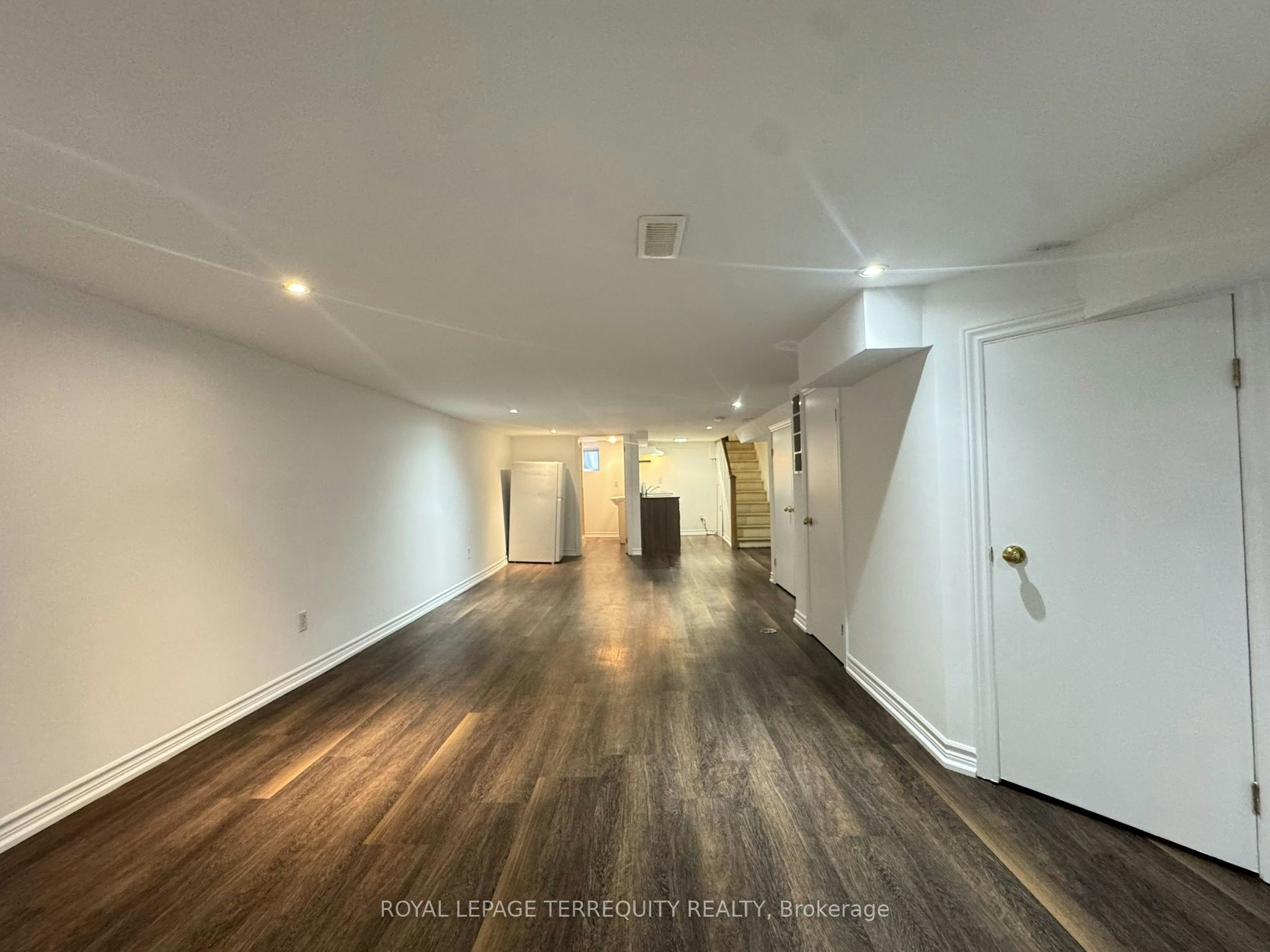 Lower-153 Monarch Park Avenue, Toronto, ON, M4J 4R5 - 11