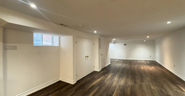 Lower-153 Monarch Park Avenue, Toronto, ON, M4J 4R5 - 9
