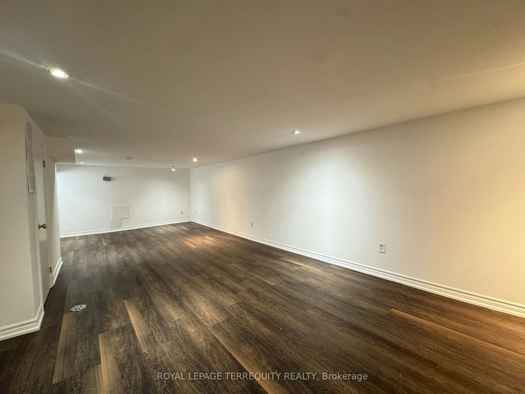 Lower-153 Monarch Park Avenue, Toronto, ON, M4J 4R5 - 10