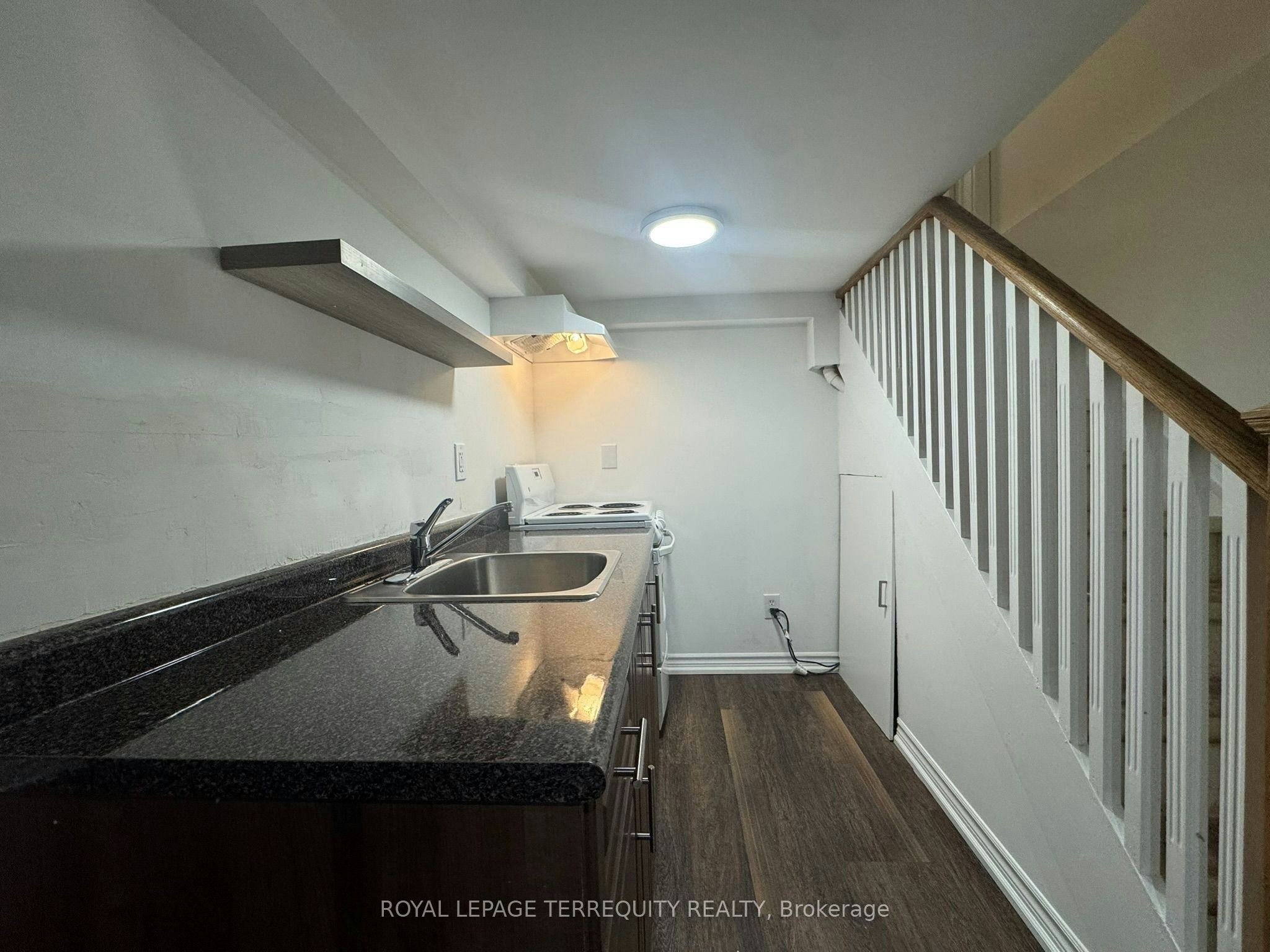 Lower-153 Monarch Park Avenue, Toronto, ON, M4J 4R5 - 5