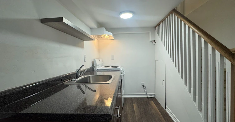 Lower-153 Monarch Park Avenue, Toronto, ON, M4J 4R5 - 5