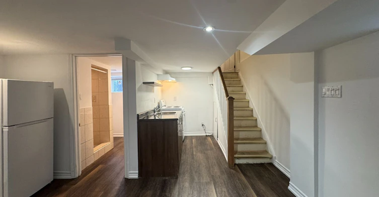 Lower-153 Monarch Park Avenue, Toronto, ON, M4J 4R5 - 7