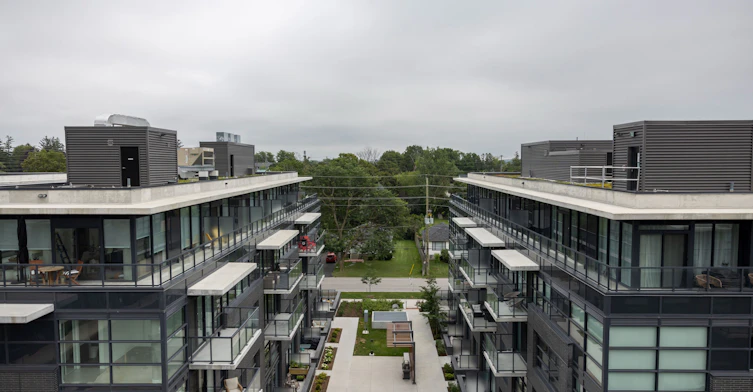 PH523-1610 Charles Street, Whitby, ON, L1N 0P5