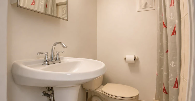 Lower-169 O'connor Drive, Toronto, ON, M4J 2S7 - 7