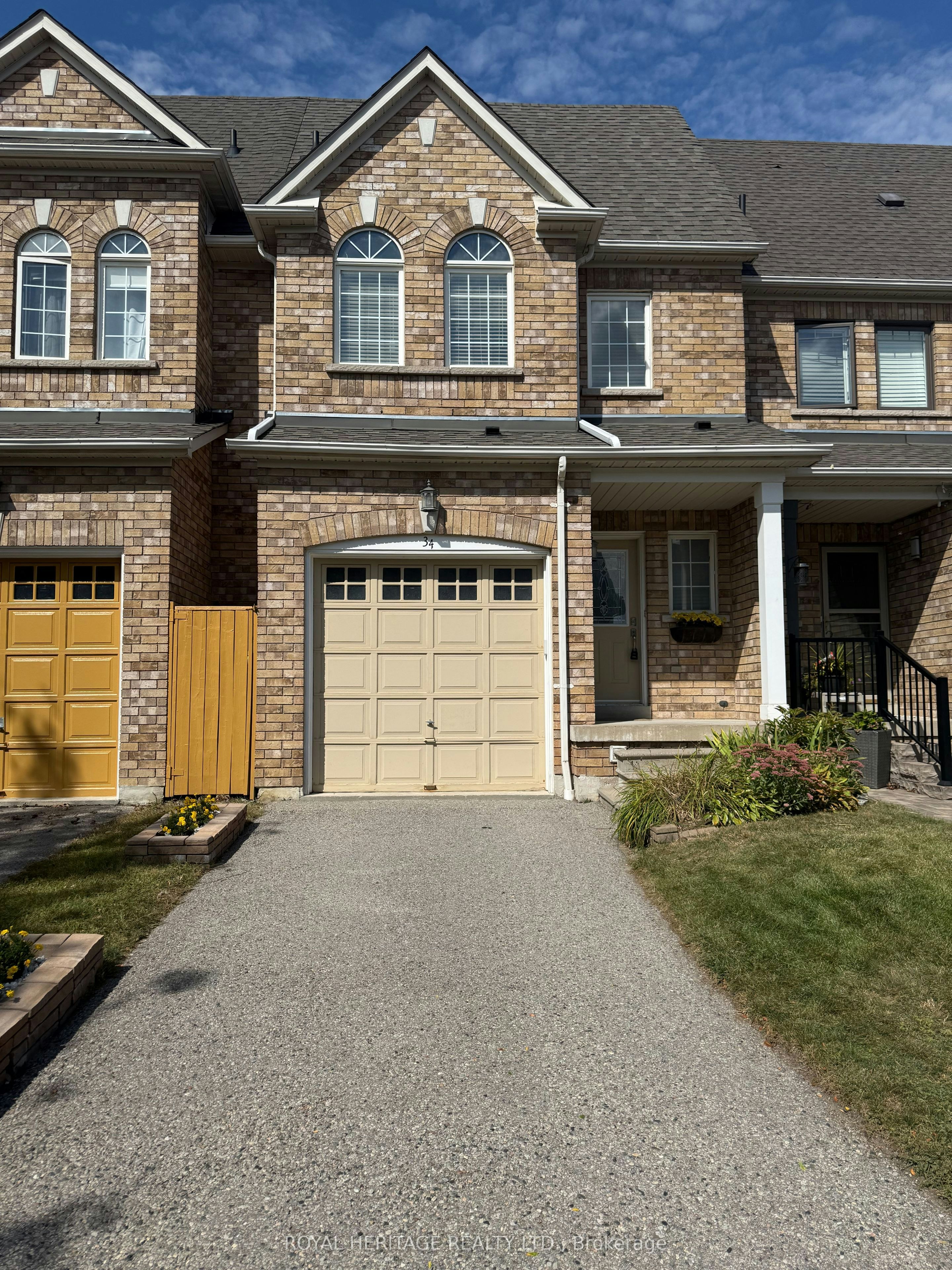 34 Gateway Court, Whitby, ON, L1R 3M9