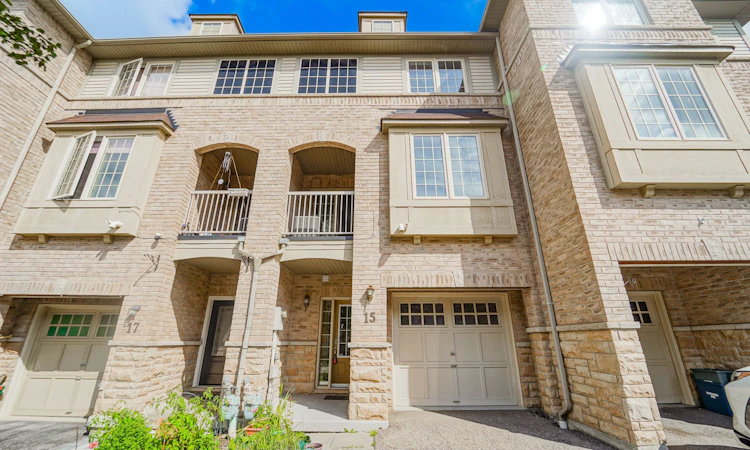 15 Blunden Road