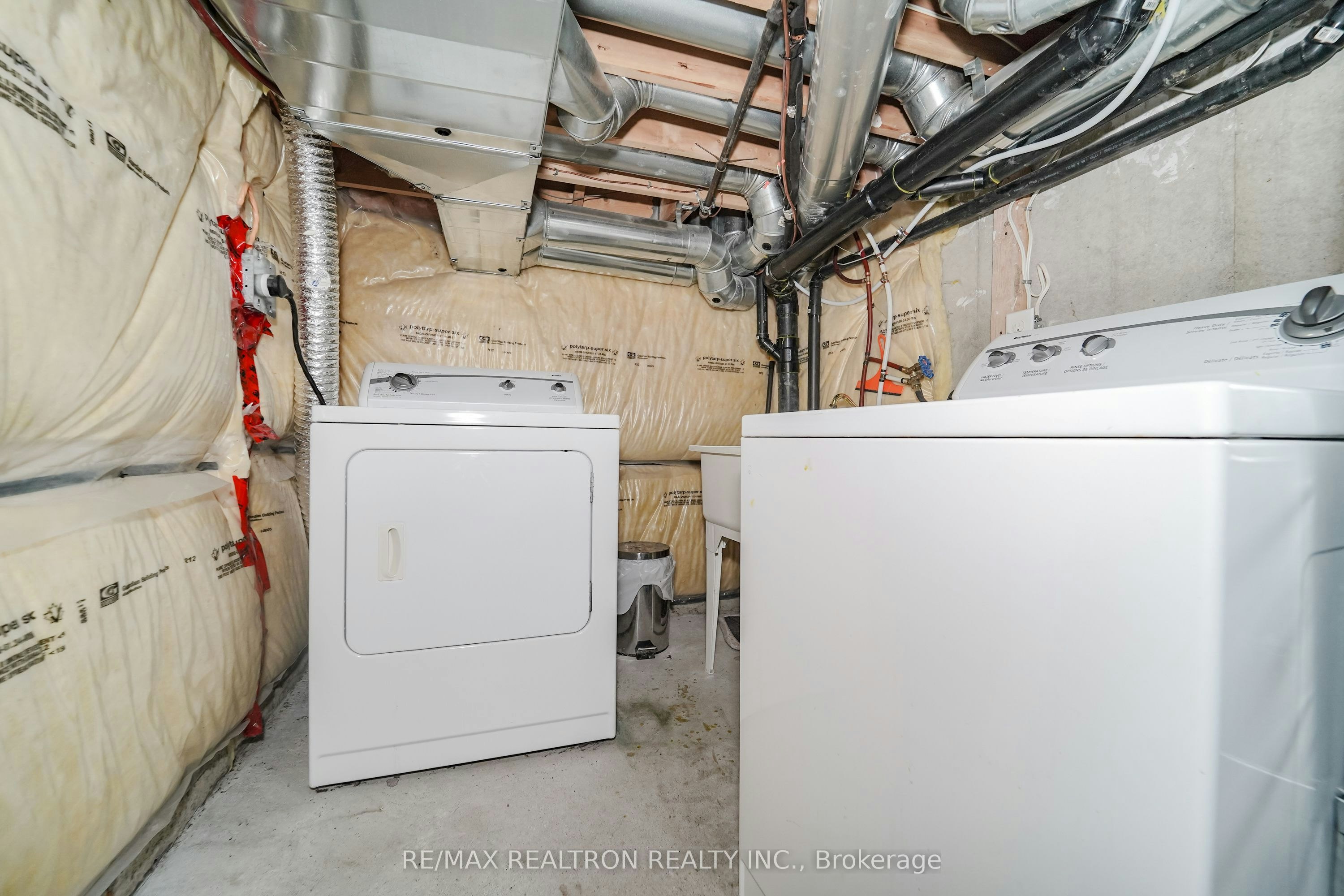 15 Blunden Road, Ajax, ON, L1Z 0K9 - 15