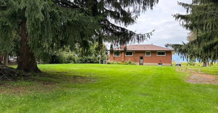 7421 Cochrane Street, Whitby, ON, L1M 1R1 - 9