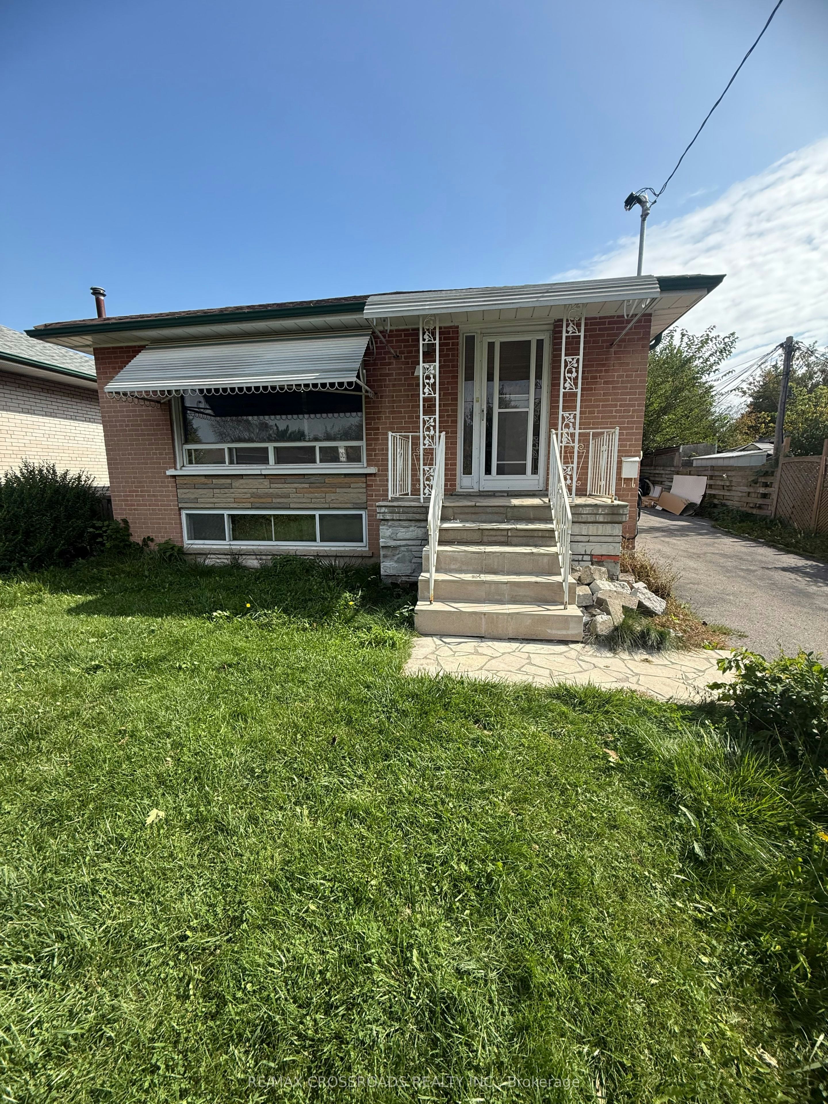 3 Baybrook Crescent, Toronto, ON, M1H 2R5 - 2