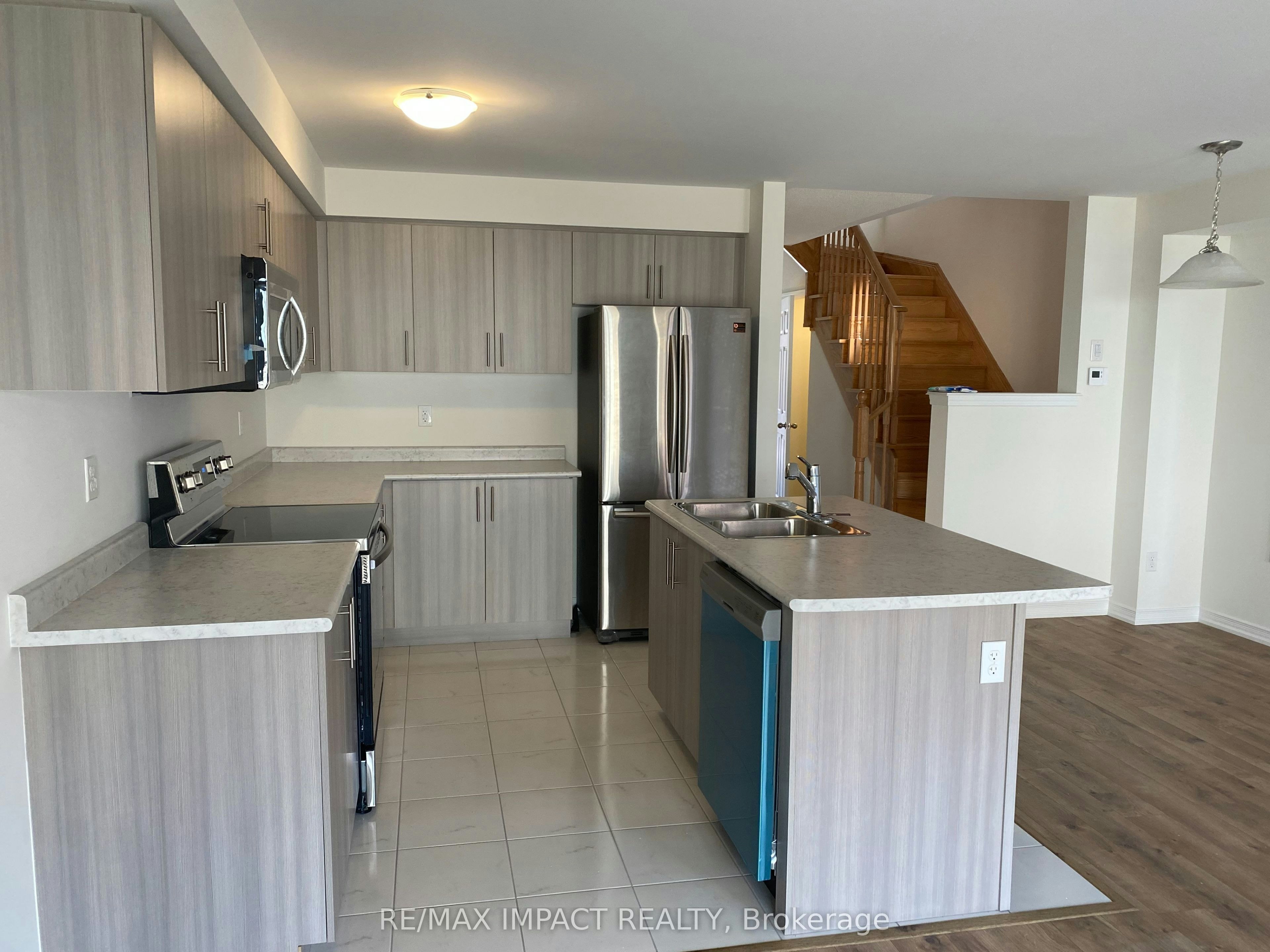 144 Ice Palace Crescent, Oshawa, ON, L1L 0G9 - 2