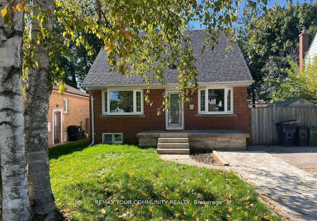 16 Robertsfield Crescent, Toronto, ON, M1R 2X2 - 2