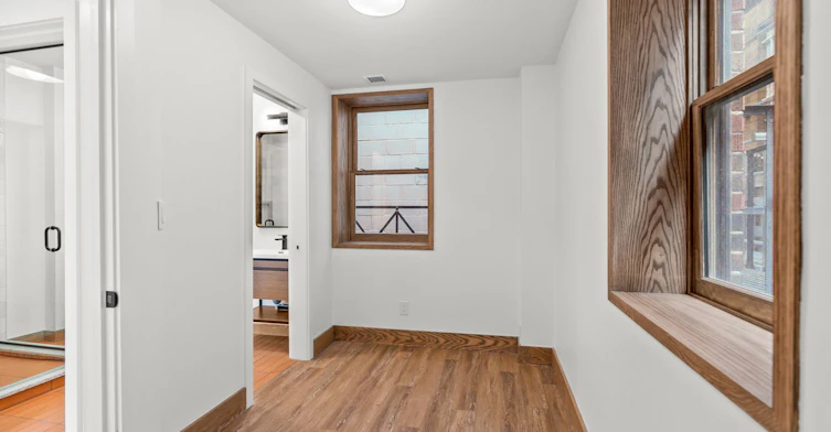 One-663 Greenwood Avenue, Toronto, ON, M4J 4B3 - 6