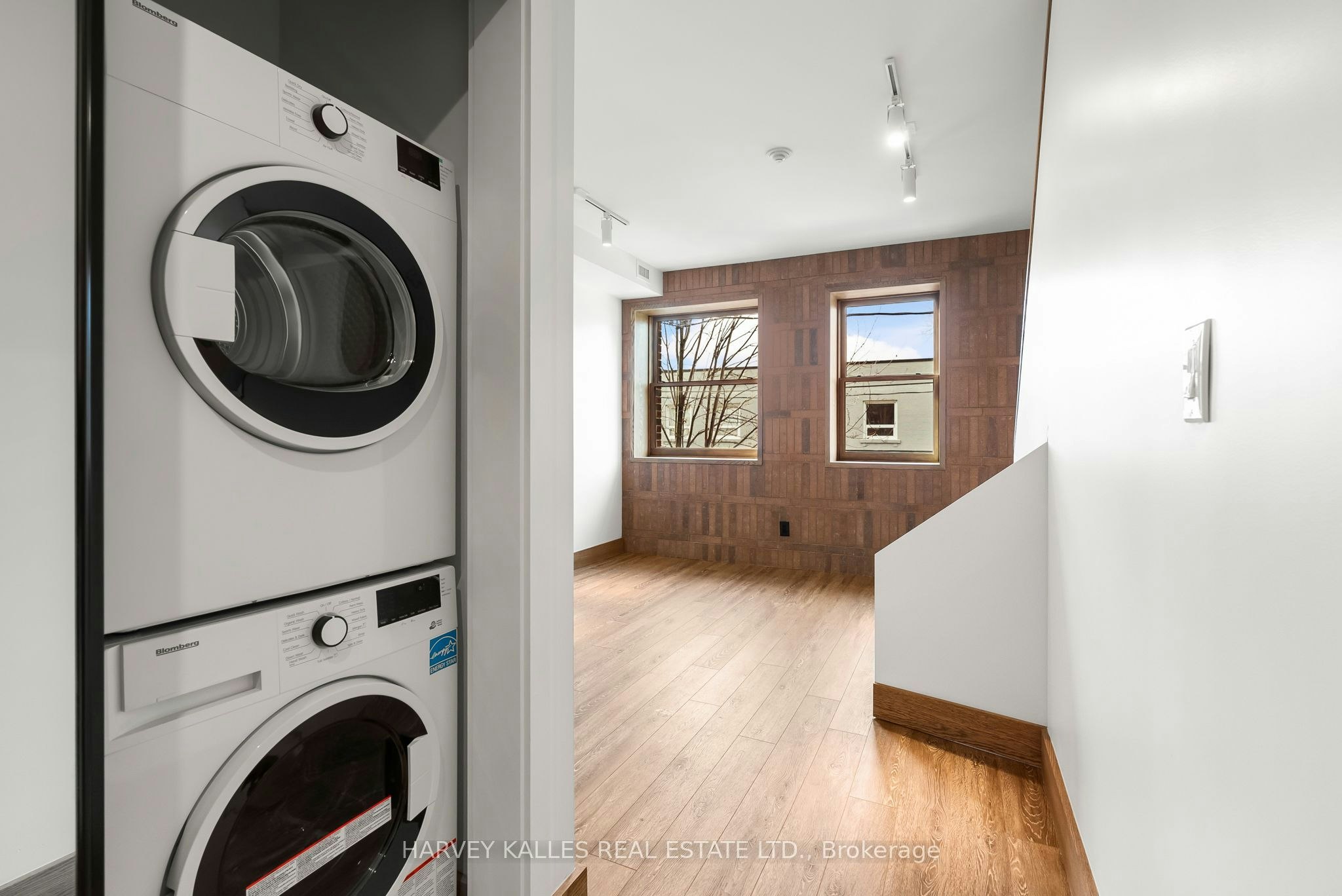 One-663 Greenwood Avenue, Toronto, ON, M4J 4B3 - 37