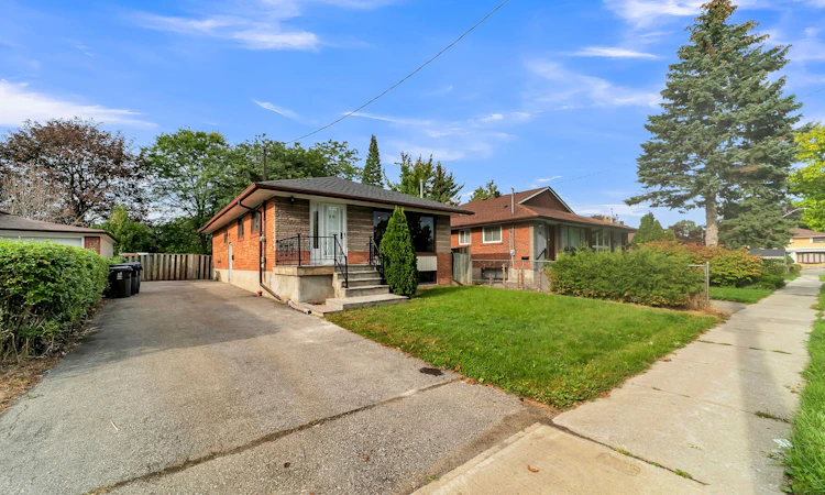 58 Rochman Boulevard E
